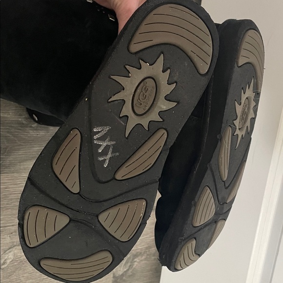 UGG Black Women's Winter Boots with Studded Detail AS IS Very PRELOVED🥰 size 8 - Picture 12 of 12